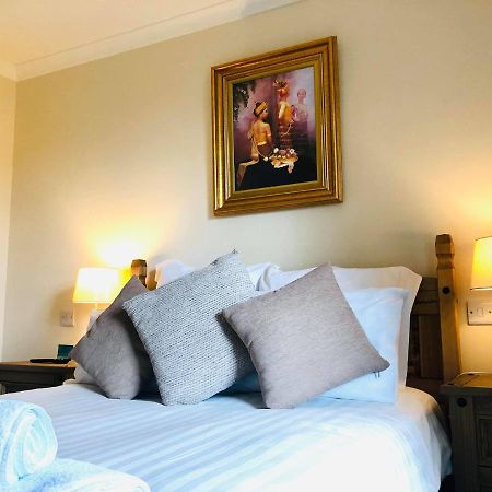 The Llanelwedd Arms Hotel 빌스웰즈 외부 사진