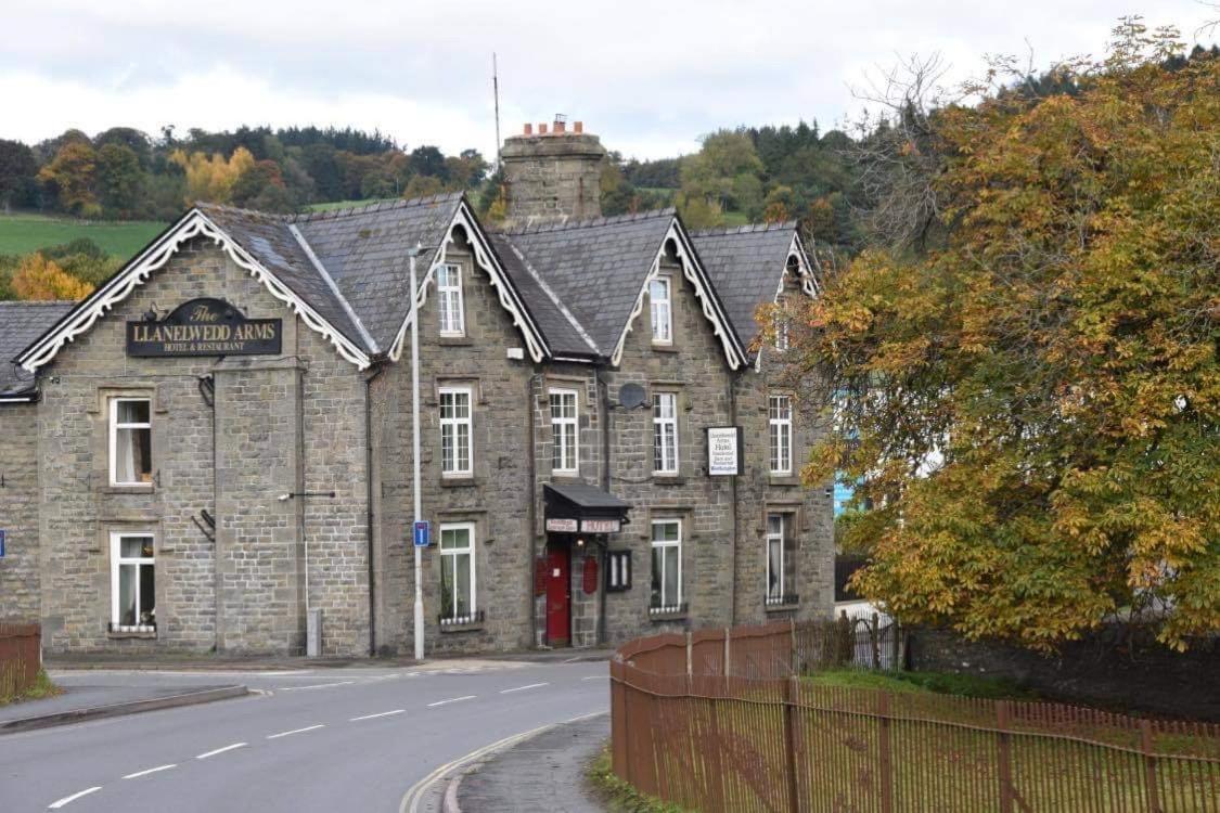 The Llanelwedd Arms Hotel 빌스웰즈 외부 사진