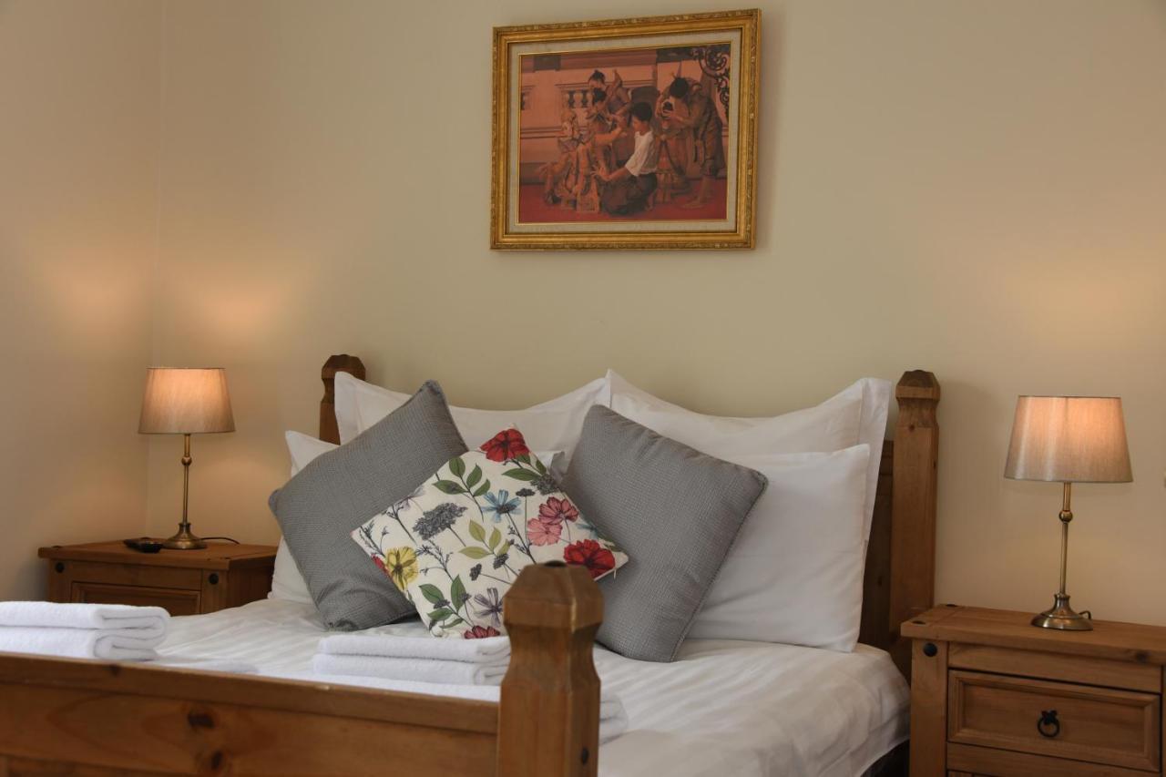 The Llanelwedd Arms Hotel 빌스웰즈 외부 사진