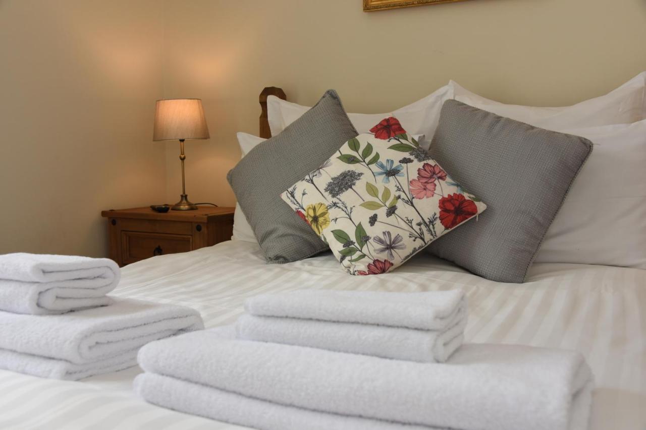 The Llanelwedd Arms Hotel 빌스웰즈 외부 사진