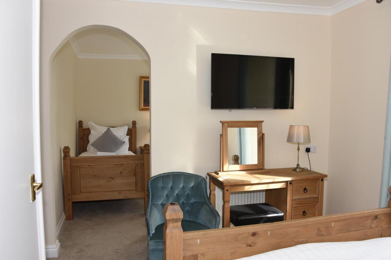 The Llanelwedd Arms Hotel 빌스웰즈 외부 사진