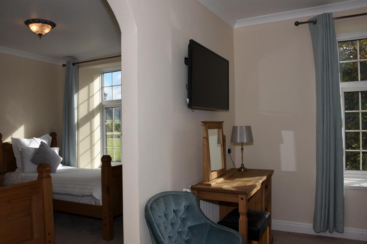 The Llanelwedd Arms Hotel 빌스웰즈 외부 사진