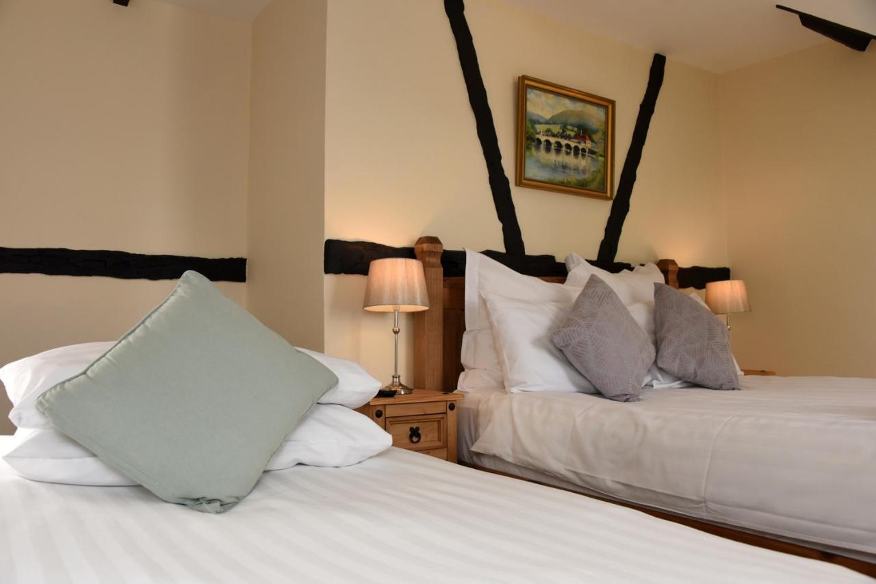 The Llanelwedd Arms Hotel 빌스웰즈 외부 사진