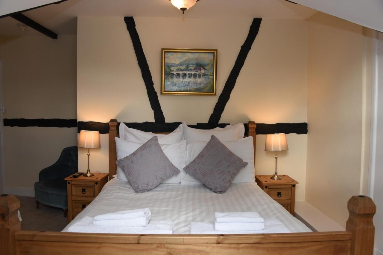 The Llanelwedd Arms Hotel 빌스웰즈 외부 사진