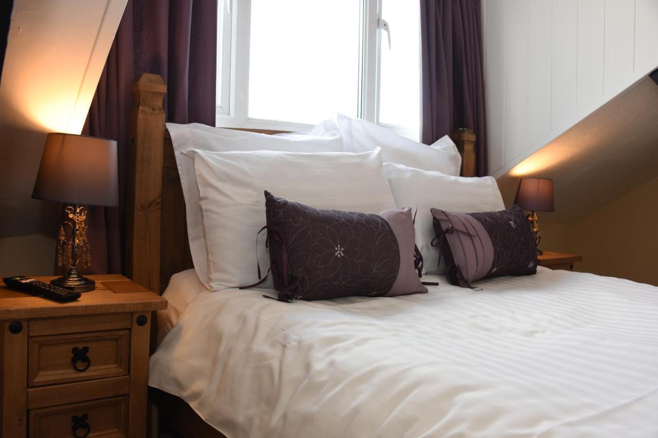 The Llanelwedd Arms Hotel 빌스웰즈 외부 사진