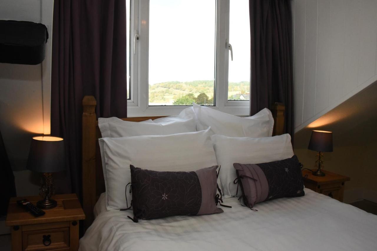 The Llanelwedd Arms Hotel 빌스웰즈 외부 사진