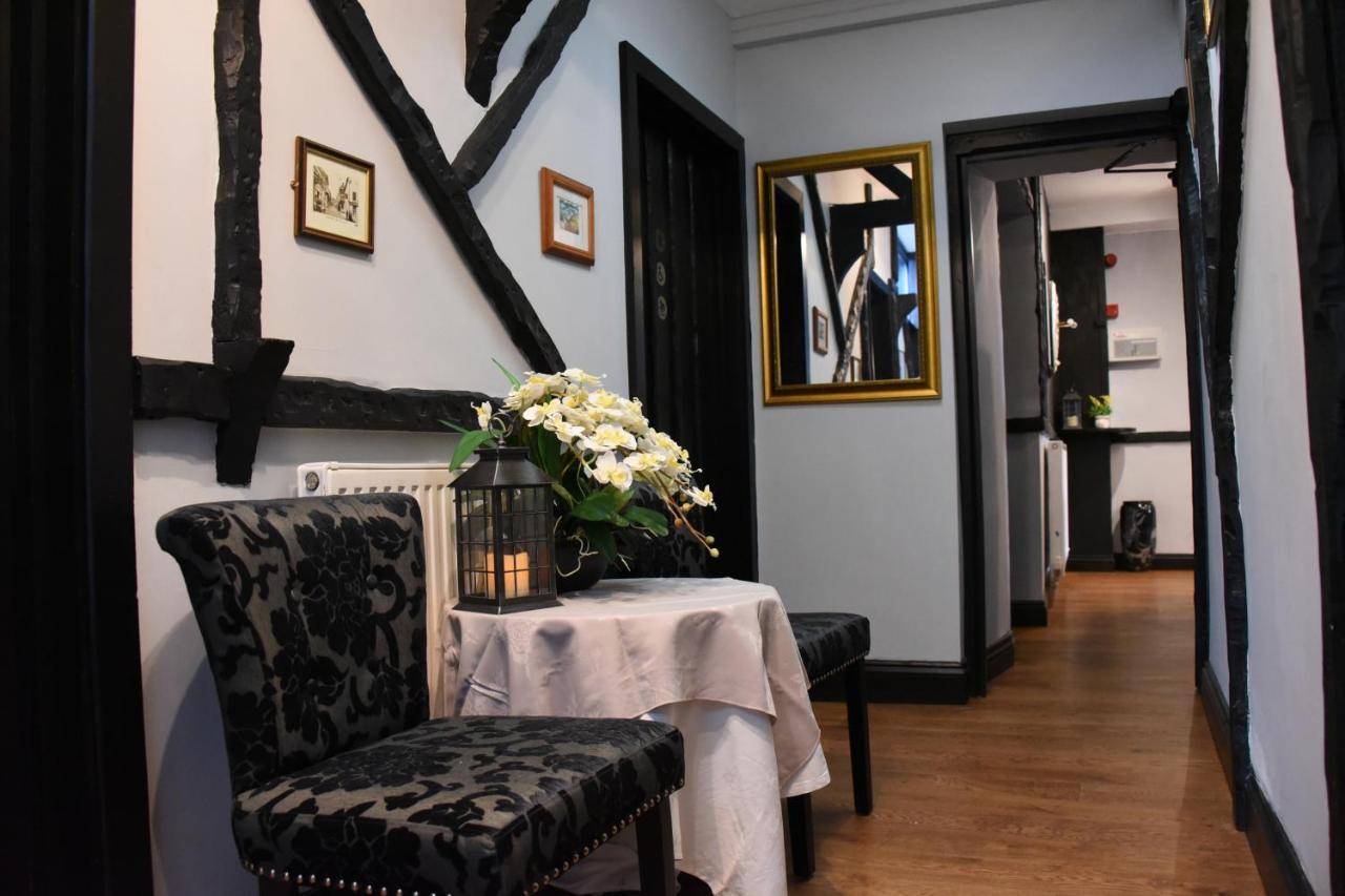 The Llanelwedd Arms Hotel 빌스웰즈 외부 사진