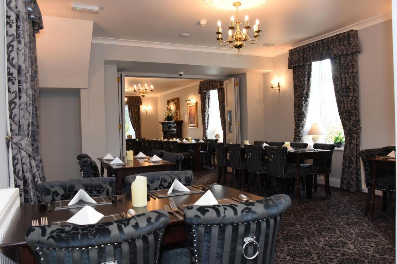 The Llanelwedd Arms Hotel 빌스웰즈 외부 사진