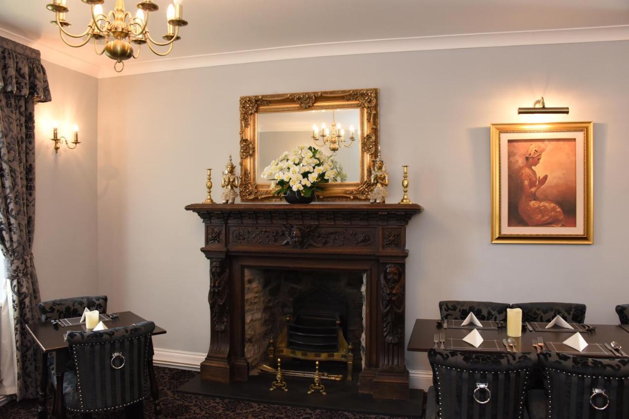The Llanelwedd Arms Hotel 빌스웰즈 외부 사진