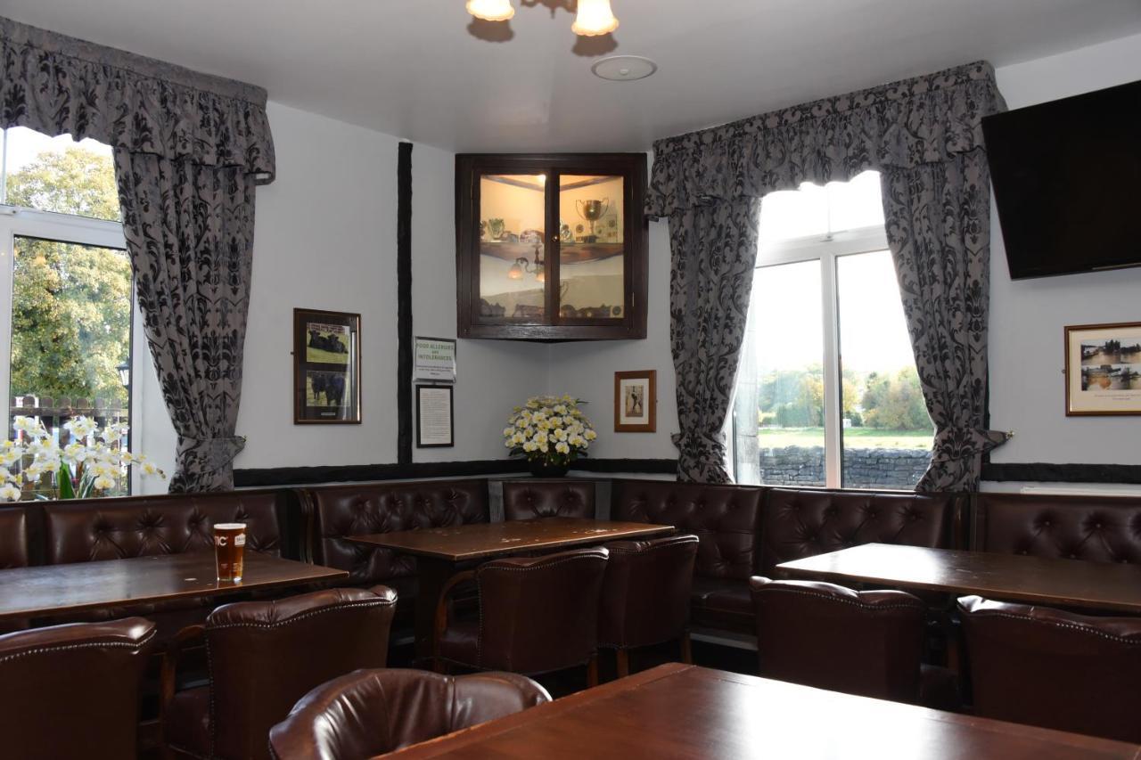 The Llanelwedd Arms Hotel 빌스웰즈 외부 사진
