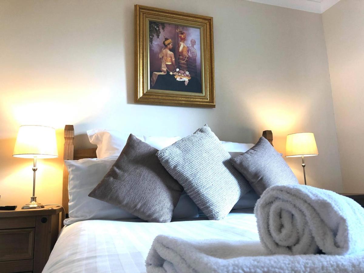 The Llanelwedd Arms Hotel 빌스웰즈 외부 사진