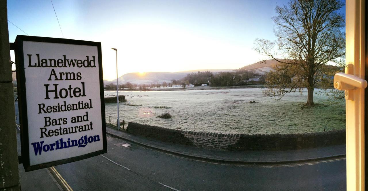 The Llanelwedd Arms Hotel 빌스웰즈 외부 사진