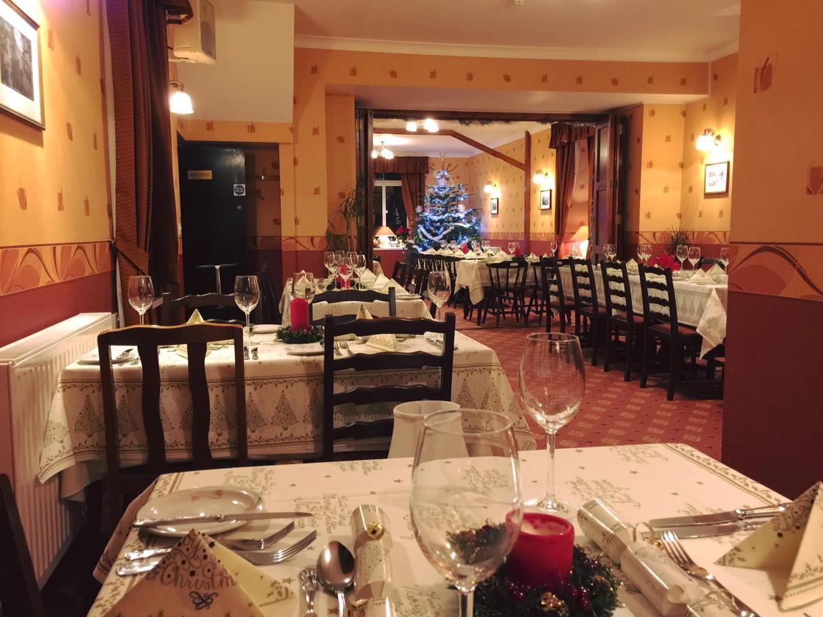 The Llanelwedd Arms Hotel 빌스웰즈 외부 사진